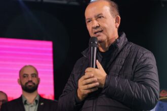 Governador Jorginho Mello em evento oficial