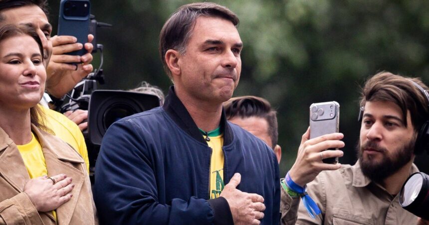 Senador Flávio Bolsonaro em evento político