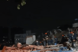 Escombros de prédio que desabou na Penha, zona leste de São Paulo