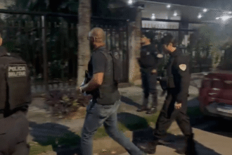 Viaturas policiais em operação nas ruas