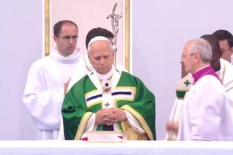 Papa Leão XIV celebra missa em Lourdes, na França