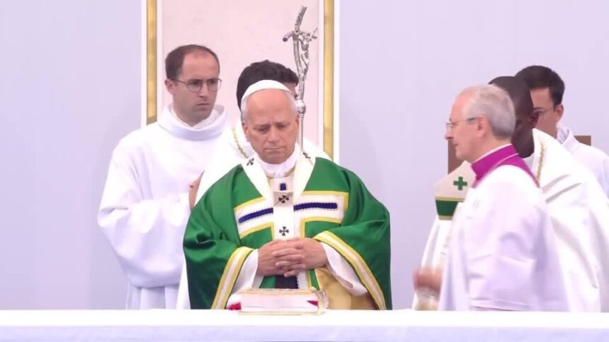 Papa Leão XIV celebra missa em Lourdes, na França
