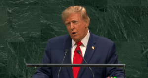 Donald Trump discursando na tribuna da Assembleia Geral da ONU