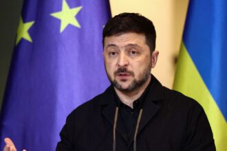 Volodymyr Zelensky durante participação remota no Fórum YES