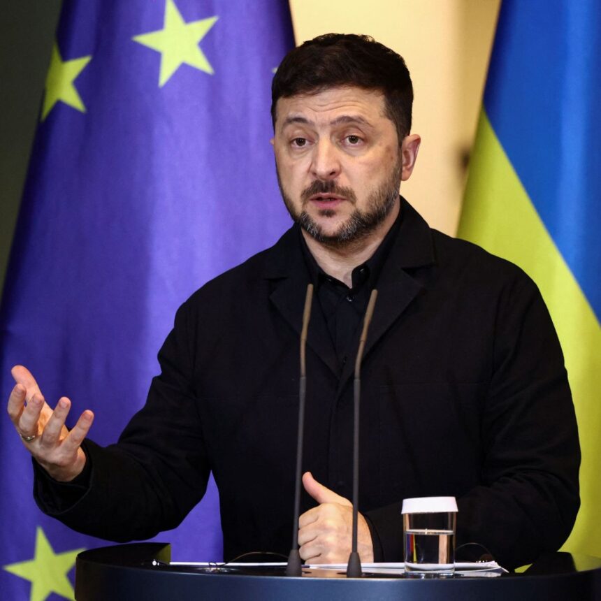 Volodymyr Zelensky durante participação remota no Fórum YES