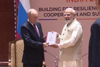 Narendra Modi e Vladimir Putin em reunião bilateral