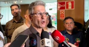 Governador Romeu Zema durante evento em Minas Gerais