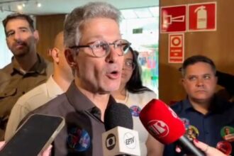 Governador Romeu Zema durante evento em Minas Gerais