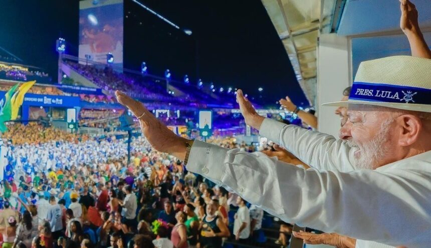 Acadêmicos de Niterói homenageia Lula no Carnaval