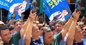 Tarcísio e Flávio em ato