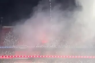 Torcedores do Atlético acenderam sinalizadores durante jogo contra o São Paulo