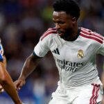 Vini Jr. durante partida entre Real Madrid e Espanyol