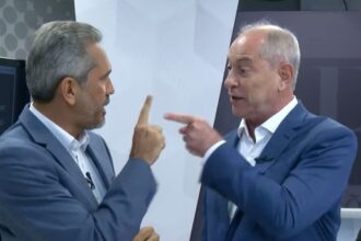 Ciro Gomes e Elmano de Freitas durante debate eleitoral