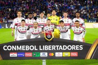 Jogadores do Flamengo posam antes de partida da Libertadores contra o Independiente del Valle