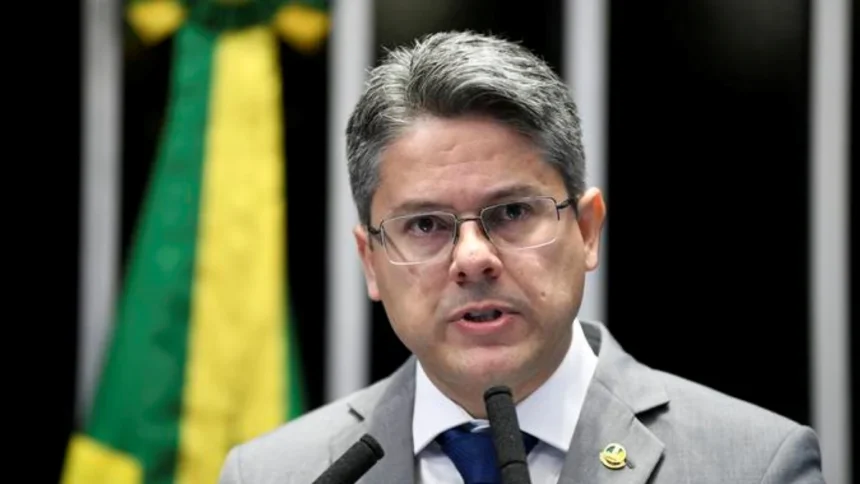 "Decepção", diz Alessandro Vieira sobre Zanin rejeitar CPI do Master