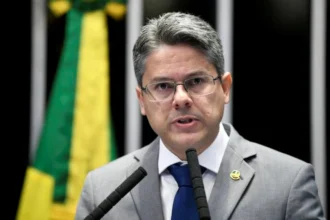 "Decepção", diz Alessandro Vieira sobre Zanin rejeitar CPI do Master