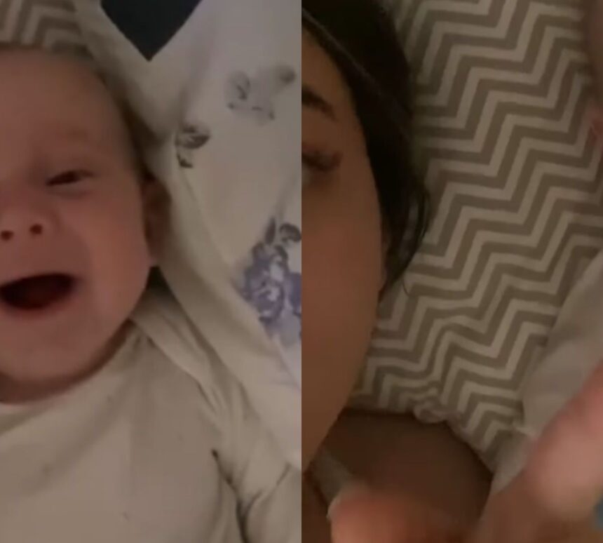 Bebê Otávio em interação com a irmã