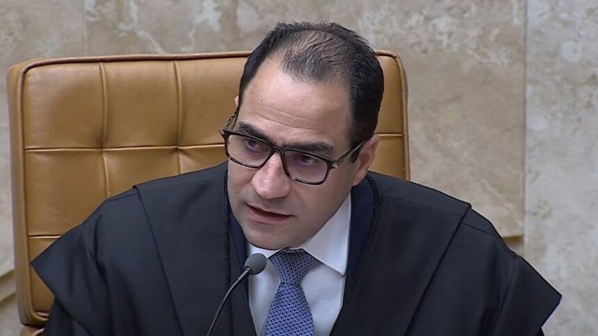 Beto Simonetti, presidente da OAB, durante posse de Edson Fachin como presidente do STF, em Brasília, 29 de setembro de 2025