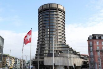Torre da sede do Banco de Compensações Internacionais (BIS, na sigla em inglês) na Basileia, Suíça