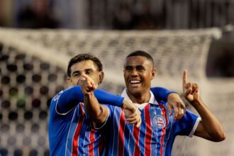 Jogadores do Bahia durante partida contra o Bragantino