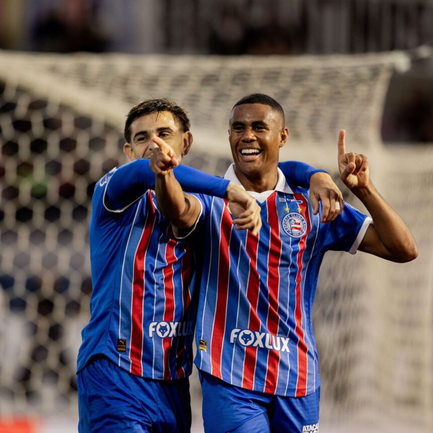 Jogadores do Bahia durante partida contra o Bragantino