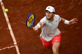 João Fonseca vira sobre Stricker e põe Brasil na frente na Copa Davis
