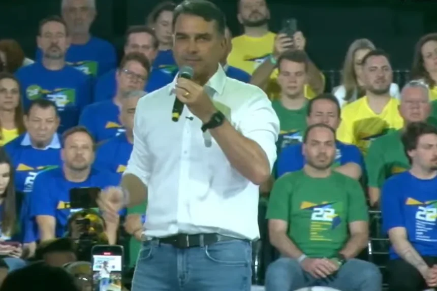 Flávio Bolsonaro reúne aliados em SP para gravar novo material de campanha