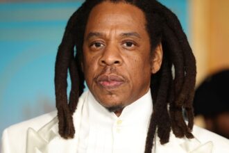 Jay-Z nega acusações de abuso sexual