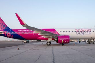 Aeronave da Wizz Air em aeroporto