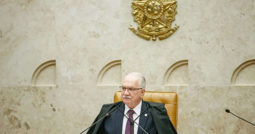 Ministro Edson Fachin em sessão plenária do STF
