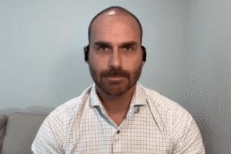 Eduardo Bolsonaro é demitido da PF após faltas injustificadas