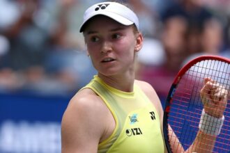 Elena Rybakina após vencer Qinwen Zheng e se tornar a número 1 do ranking da WTA