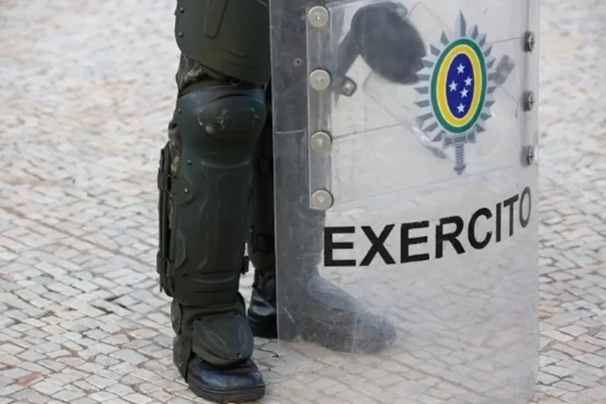 Na Colômbia, coronel descobre que móveis de casa foram furtados no Brasil