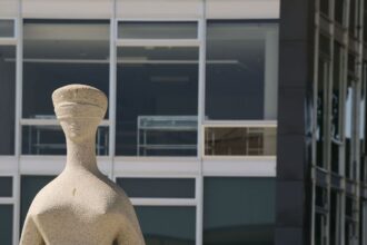 Fachada do Supremo Tribunal Federal, instância superior ou última instância do poder judiciário brasileiro