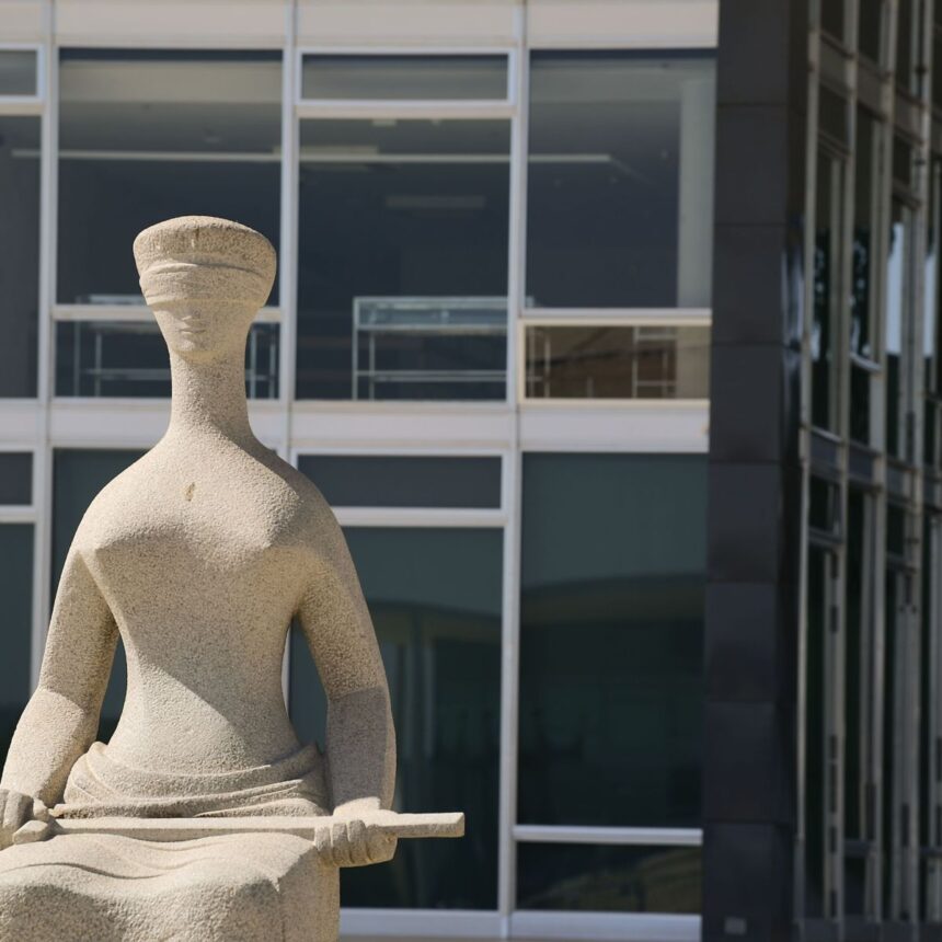 Fachada do Supremo Tribunal Federal, instância superior ou última instância do poder judiciário brasileiro