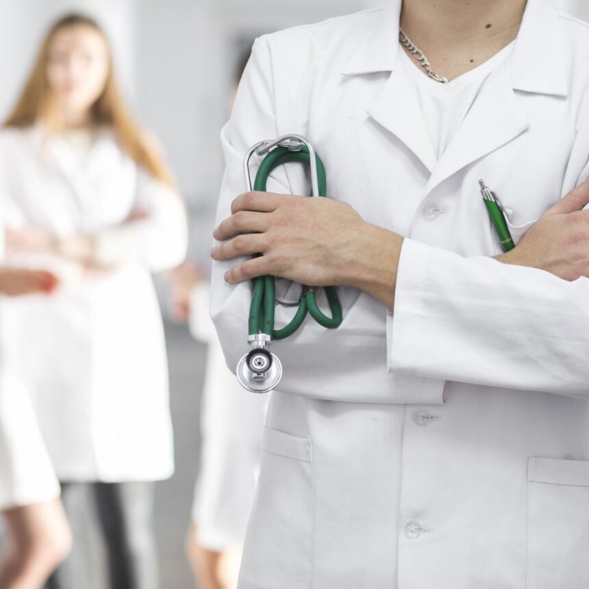 Ranking revela as principais dúvidas dos médicos brasileiros sobre residência médica
