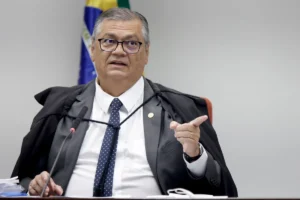 Dino manda PF investigar atuação da CVM no caso Master