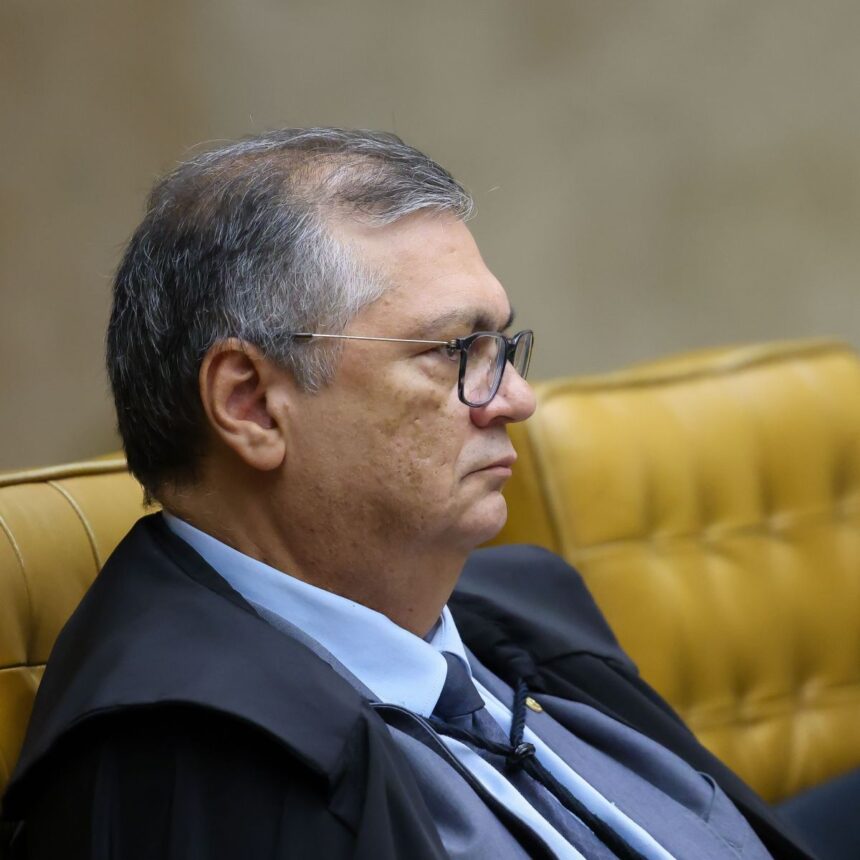 Dino defende Moraes em sessão do STF sobre relatório da PF