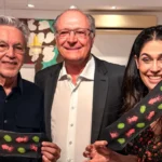 Caetano e Paula Lavigne recebem Geraldo Alckmin em apoio ao vice