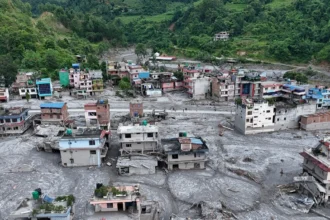 Sobe para 6.150 o número de desaparecidos após inundações no Nepal