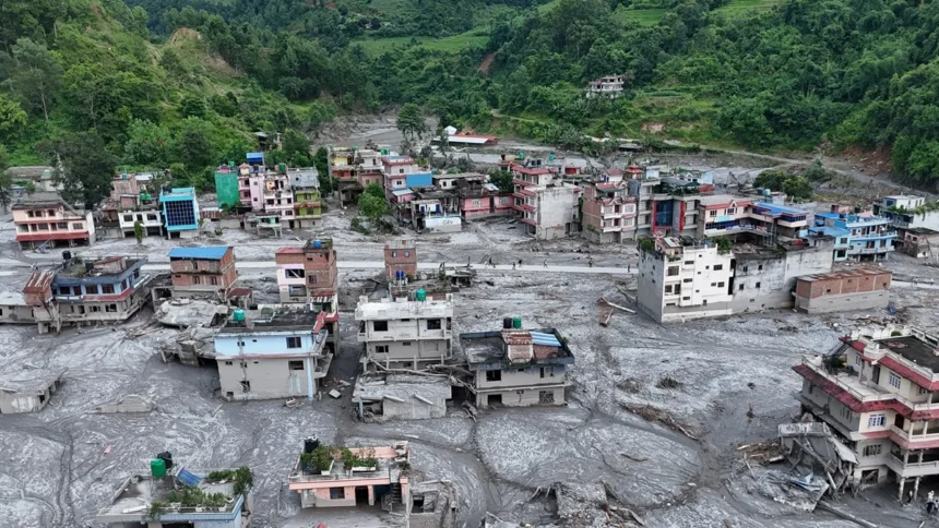 Sobe para 6.150 o número de desaparecidos após inundações no Nepal