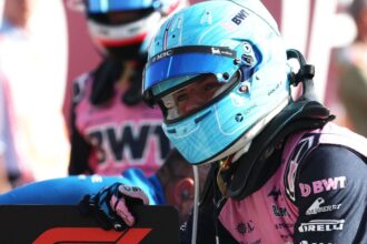 Gasly, da Alpine, comemora pole position do GP da Itália