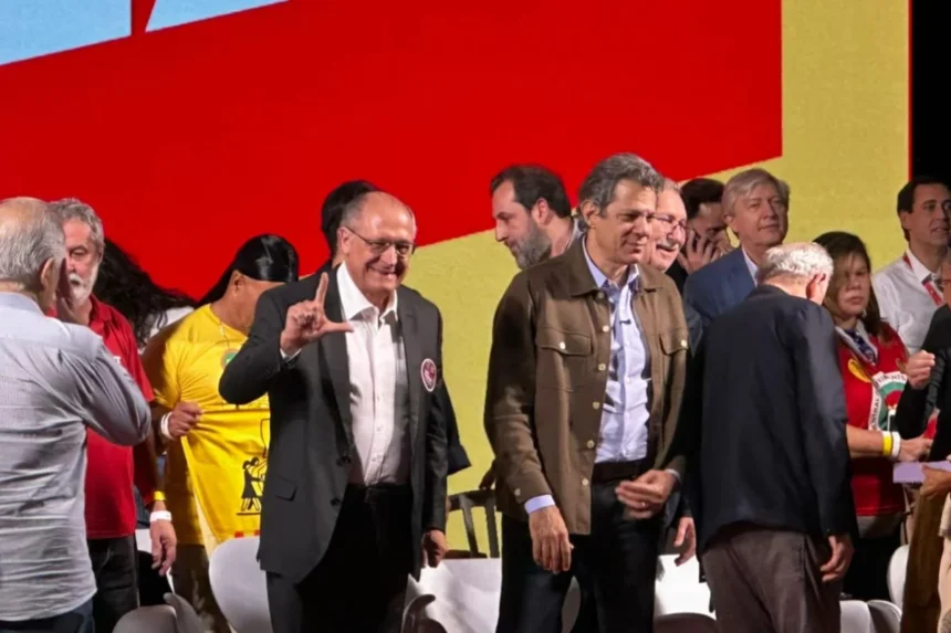 "Privatização da Sabesp precisa ser investigada", diz Alckmin com Haddad