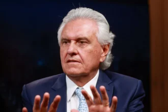 Crise no STF: Caiado fala em "mãos sujas" de Lula, mas não poupa Flávio
