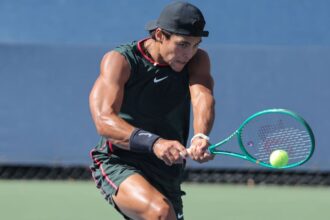 Guto Miguel durante a vitória na semifinal do US Open juvenil