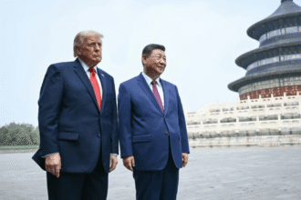 Preparações para o encontro do presidente chinês, Xi Jinping, com o presidente dos EUA, Donald Trump, na Casa Branca, em Washington 16 de setembro de 2026. REUTERS/Jonathan Ernst • REUTERS