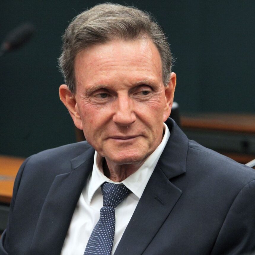 Deputado federal Marcelo Crivella (Republicanos-RJ) em participação em comissão especial que debate ampliação da imunidade tributária para templos religiosos, na Câmara