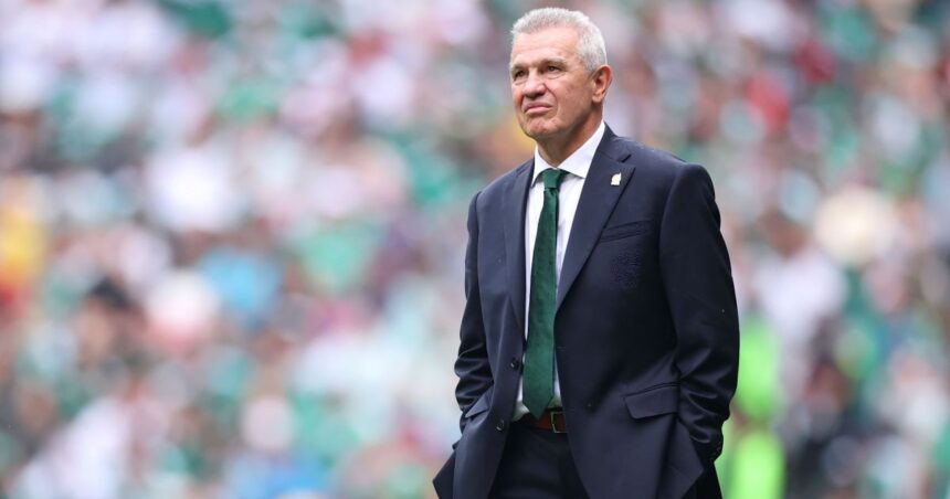 Javier Aguirre, técnico do México, no confronto contra a África do Sul, válido pela abertura da Copa do Mundo