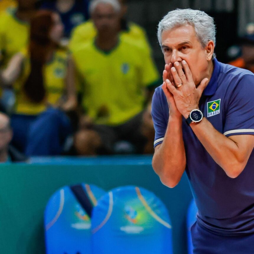 José Roberto Guimarães durante Brasil x Argentina pelo Sul-Americano