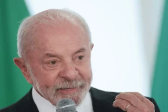 Lula diz que igreja evangélica trata mulheres com "igualdade de condições"